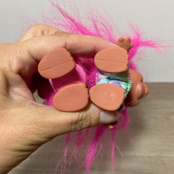 Treasure Trolls Cute Collectible Kids Toys Small Pair Pink Hair Beach Trolls - Picture 7 of 7